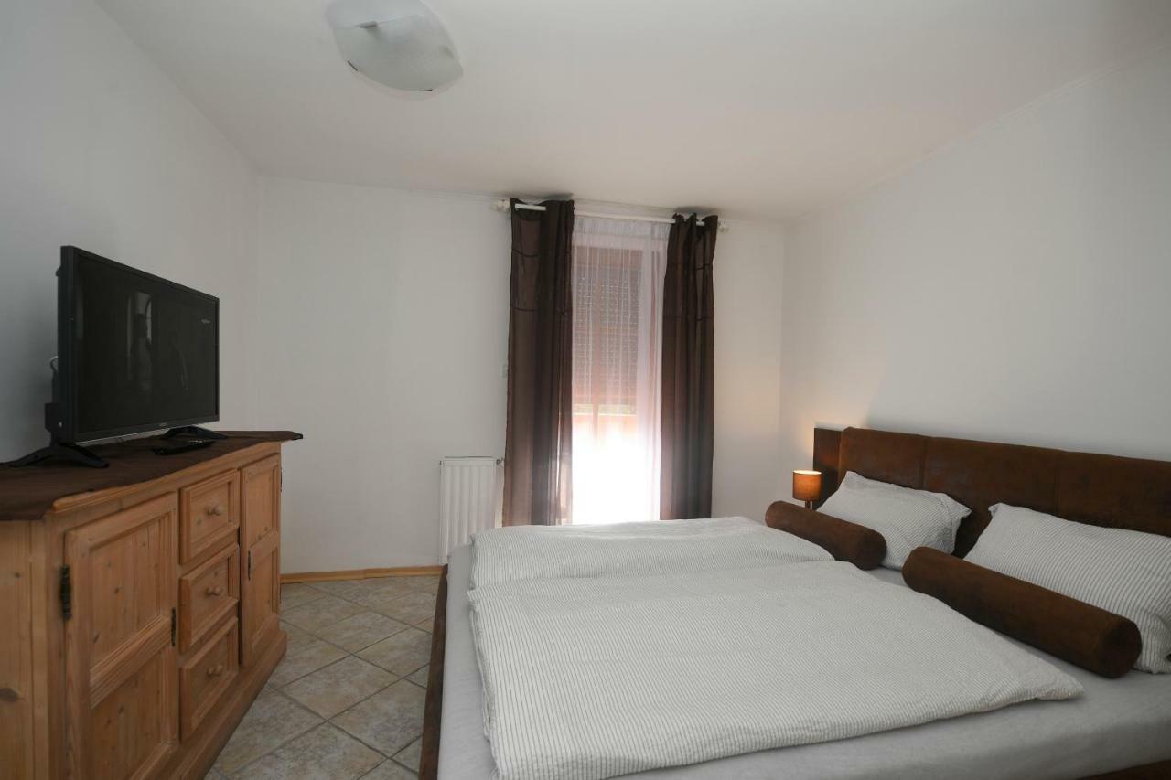 Apartamento Haus Lucia Eger Exterior foto
